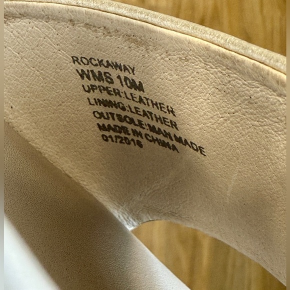 Kenneth Cole Rockaway Platform Sandal - Platinum, Size 10, NWT - Picture 7 of 7